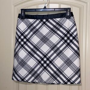 White House Black Market Monochrome Plaid Mini Skirt